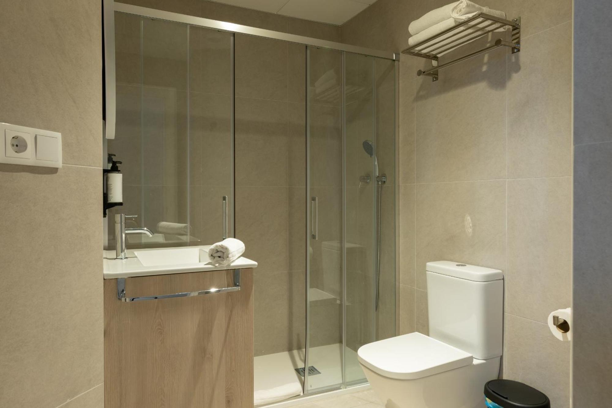 Arena Basic Aparthotel Valencia Bagian luar foto